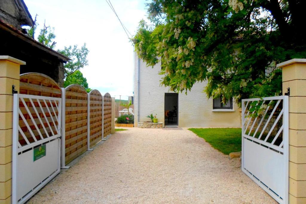 Chambres D'Hotes Le Clos Du Murier Villefranche-de-Rouergue Exterior foto